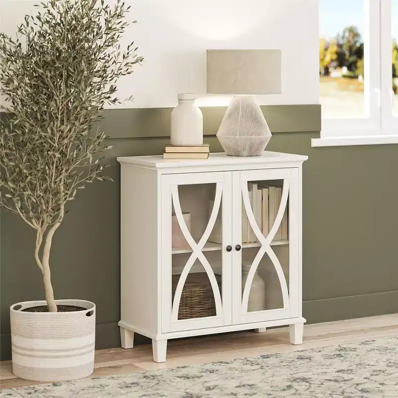 Meuble d’appoint de style nordique avec portes en verre