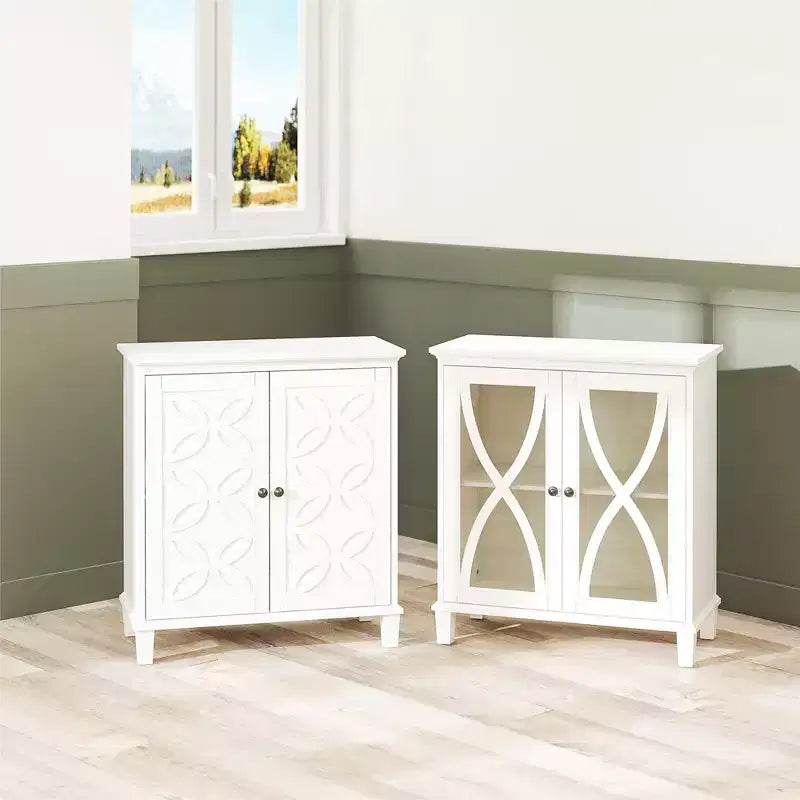 Meuble d’appoint de style nordique avec portes en verre