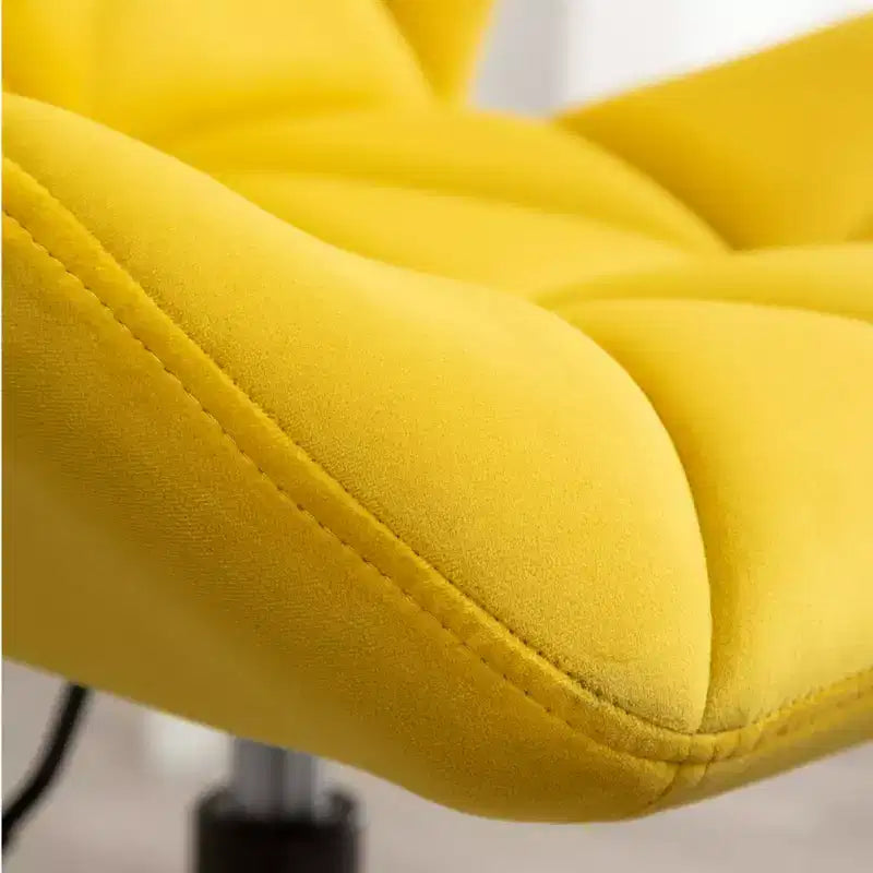 Silla de oficina giratoria y ajustable con capitoné
