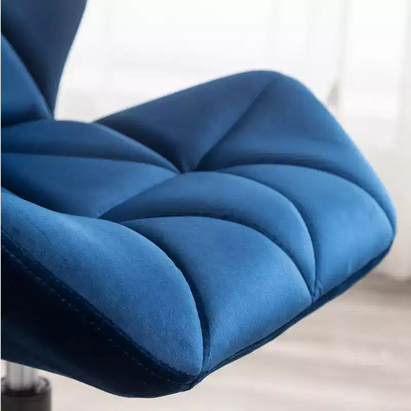 Silla de oficina giratoria y ajustable con capitoné