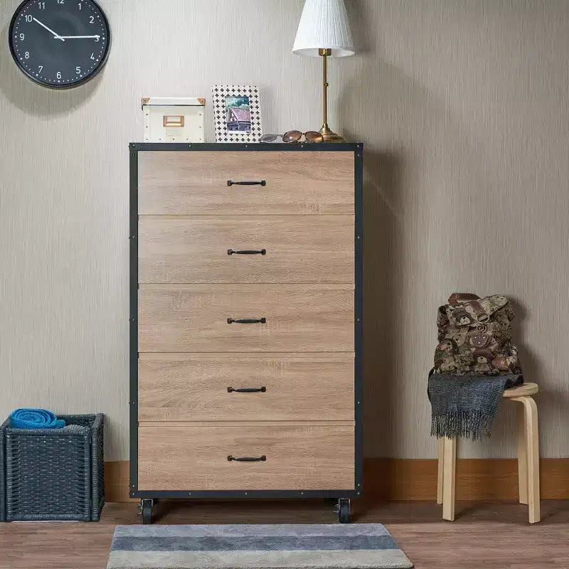 Commode en bois à 5 tiroirs avec roulettes
