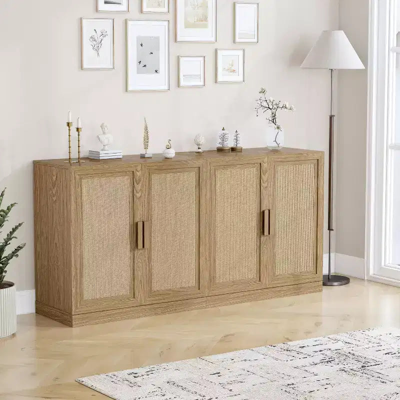 Armario auxiliar de madera con estantes ajustables