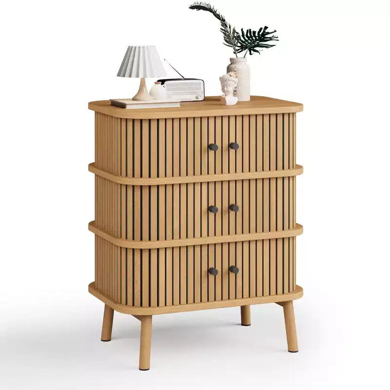 Cómoda moderna de mediados de siglo con 3 cajones, puerta corrediza de mimbre y patas de madera, roble