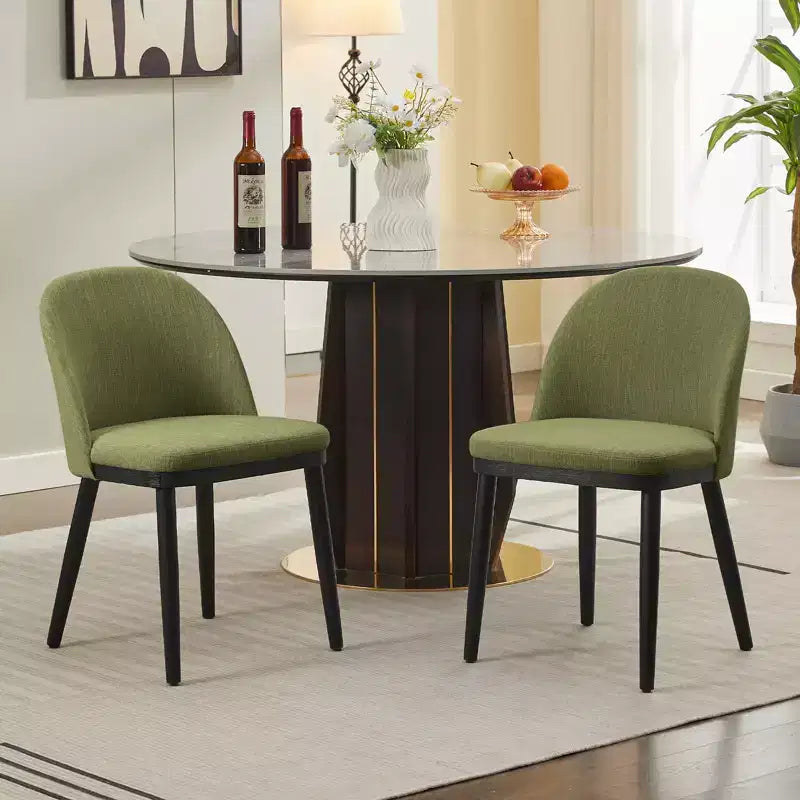 Set mit 2 modernen Esszimmerstühlen aus Stoff, gepolsterte Stühle mit geschwungener Rückenlehne und Holzbeinen, bequeme Sitzgelegenheiten für Esszimmer und Küche