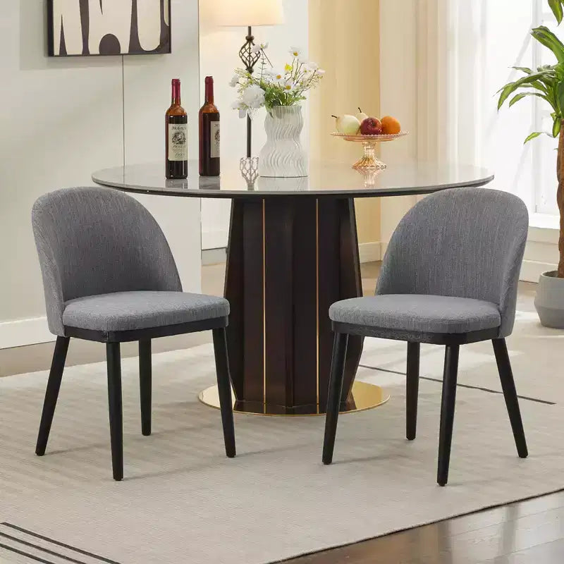 Set mit 2 modernen Esszimmerstühlen aus Stoff, gepolsterte Stühle mit geschwungener Rückenlehne und Holzbeinen, bequeme Sitzgelegenheiten für Esszimmer und Küche