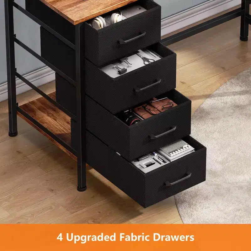 Bureau d’ordinateur en L brun de 66 pouces avec station de recharge, bureau de jeu de 94.4 pouces de long pour deux personnes, 4 tiroirs, 2 supports d’écran, rangement pour bureau à domicile
