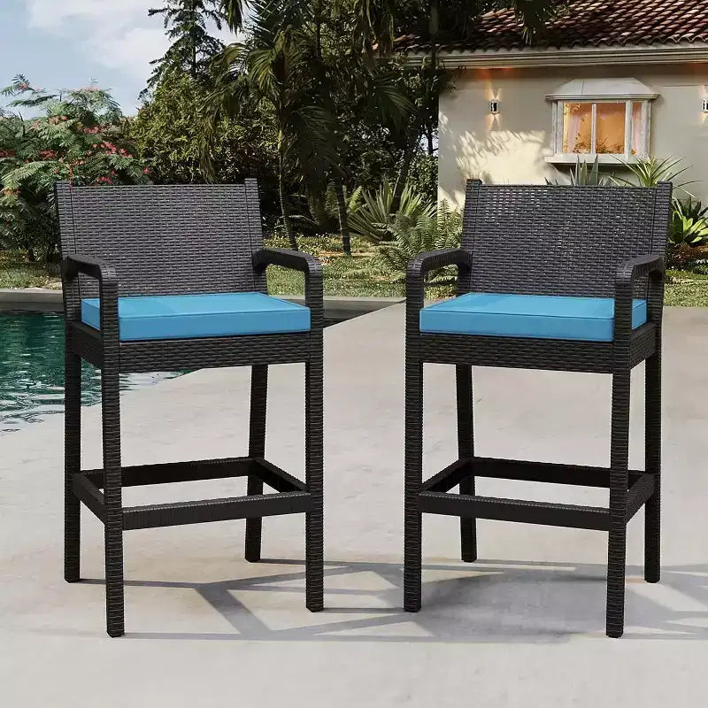 Set aus 2 Outdoor-Barhockern, 30 Zoll, Rattanstühle für die Terrasse mit Kissen und Fußstütze, Sitzgelegenheiten in Barhöhe für Hinterhof, Garten, Poolbereich, Balkon und Terrasse