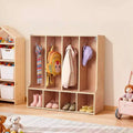 Vestiaire pour enfants à 4 compartiments, meuble de rangement en bois pour tout-petits avec 8 crochets, tapis antidérapant et 4 petits casiers ouverts, couleur bois